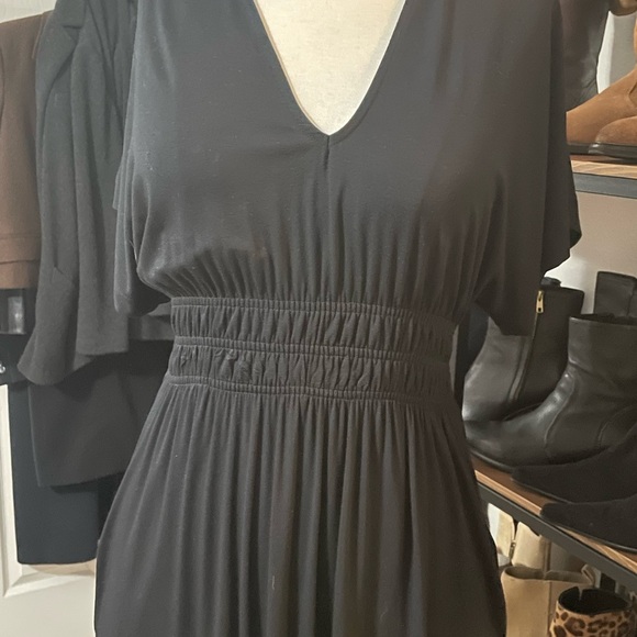 Boden Black Maxi Short Sleeve Wide Shirred Empire waist. Soft Viscose Fabric - Picture 2 of 11